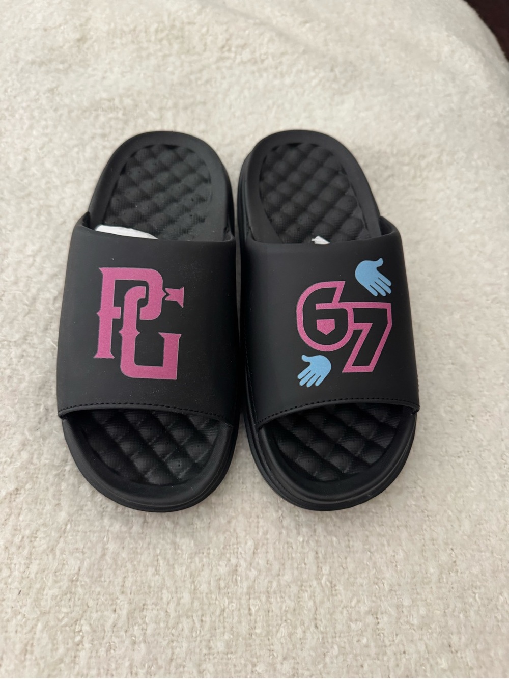 Perfect Game “6-7” Black Kids Slide Sandals, size 6